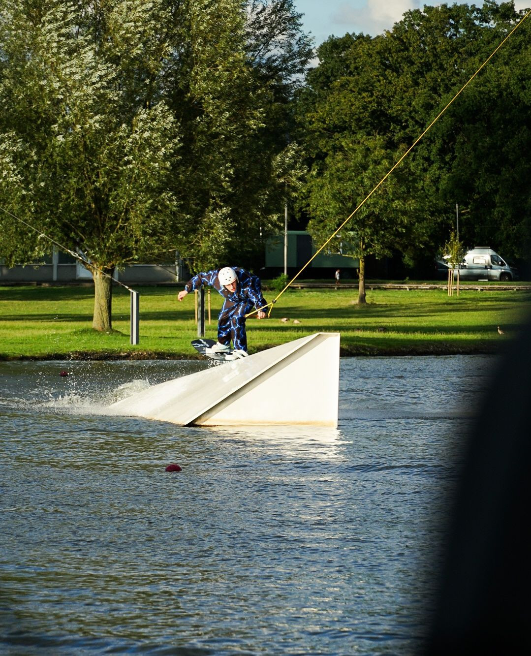 End of an epic Wakeboard Season!⁠
Das war's mit der Sommer-Saison 2024 – was für ein Ritt! 🤘🌊 @chris_stukenbrock weiht trotzdem schon einmal sein Slingshot Volt 2025 Wakeboard ein. Das gibt’s in einer Mini-Stückzahlschon bei uns im Shop 👀⁠
⁠
Aber keine Sorge, nur weil die Wake-Saison vorbei ist, heißt das nicht, dass der Spaß aufhört! Jetzt freuen wir uns auf die Wintersaison – mit fetten Powder Sessions und neuen Snow-Abenteuern! 🏂❄️⁠
⁠
Welches Board steht auf eurer Wish-List ganz oben? 🔥