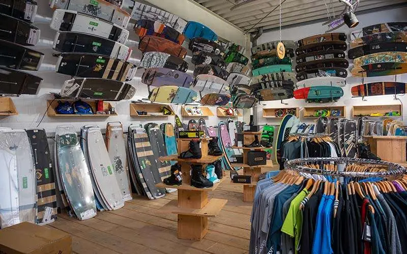 Warehouse One  Snowboards, Wakeboards & Fashion Online-Shop